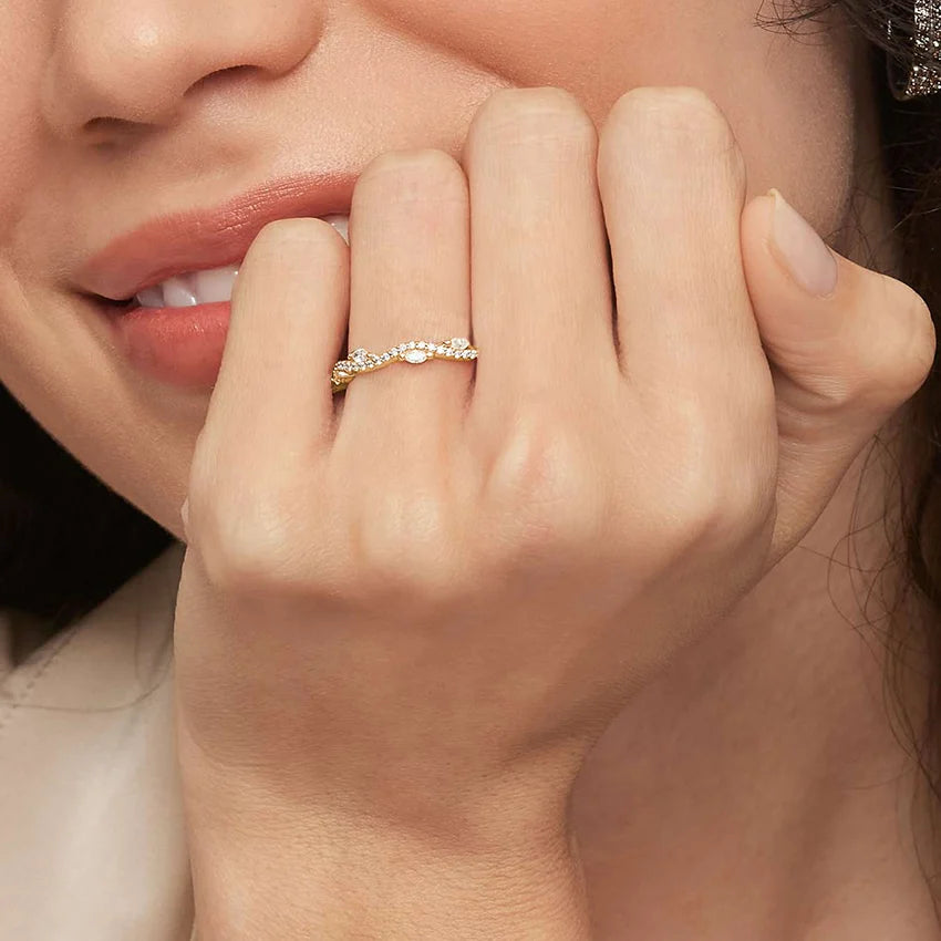 Luxe Winding Willow Diamond Ring