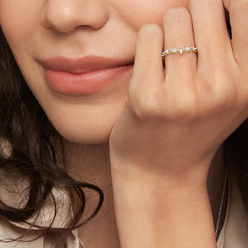 Curved Versailles Diamond Ring