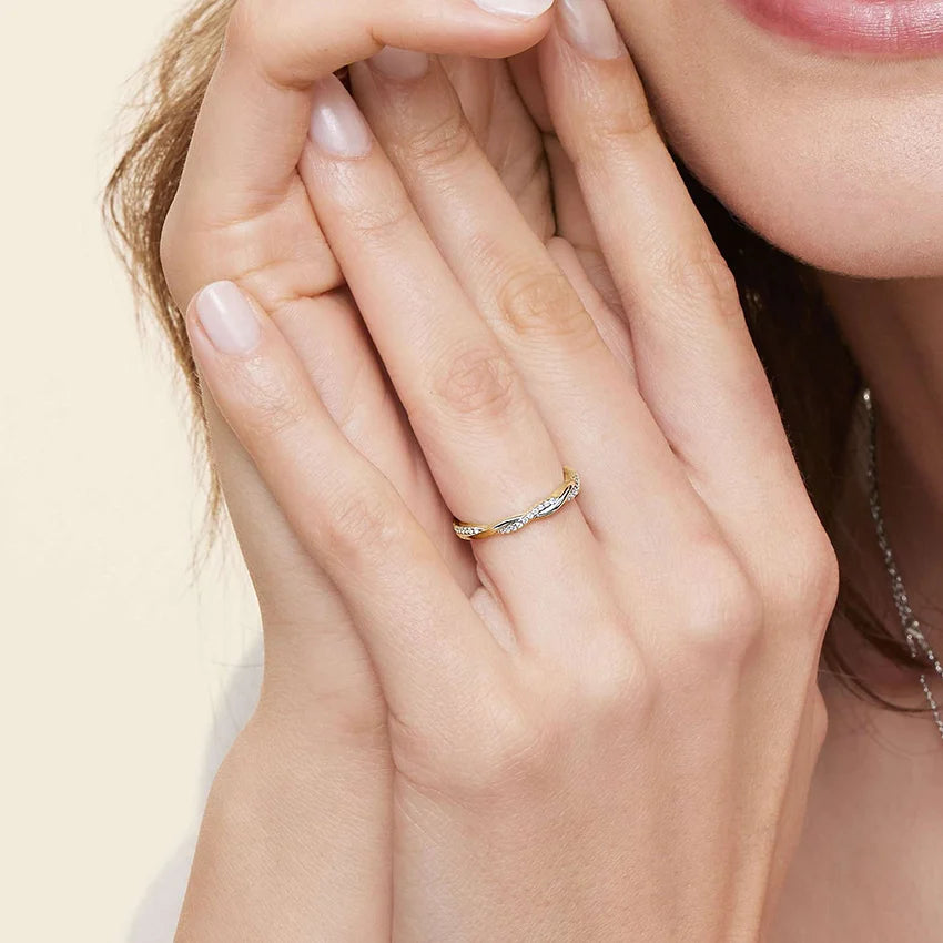 Petite Twisted Vine Diamond Ring